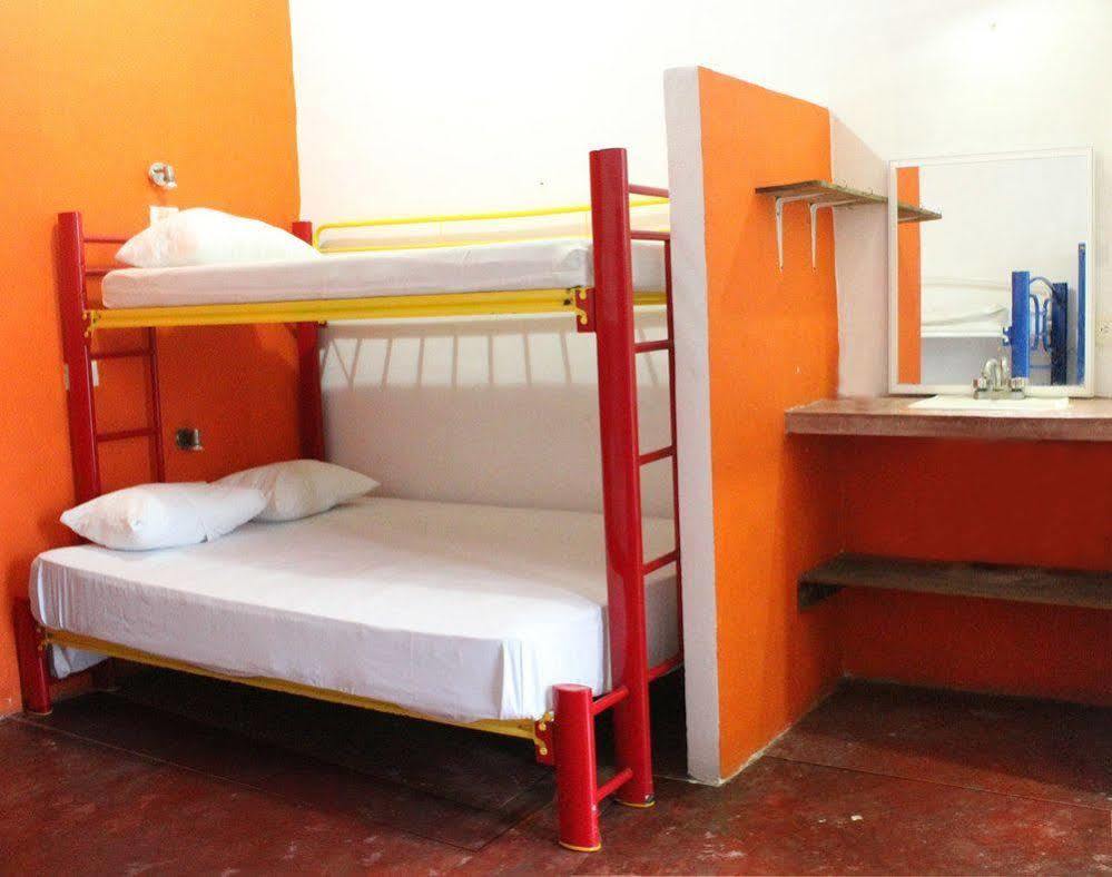 Hostal Vive La Vida Плая-дель-Кармен Экстерьер фото